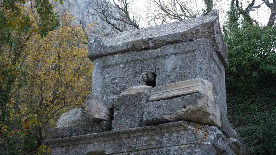 Termessos'ta 2000 Yıllık Kabartma Gün Yüzüne Çıkarıldı! 5